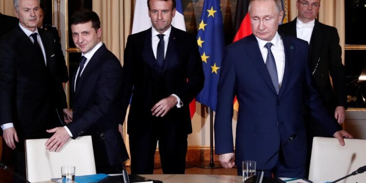 Chênh vênh hòa bình: Nga–Ukraine giữa khói súng và động thái ngoại giao