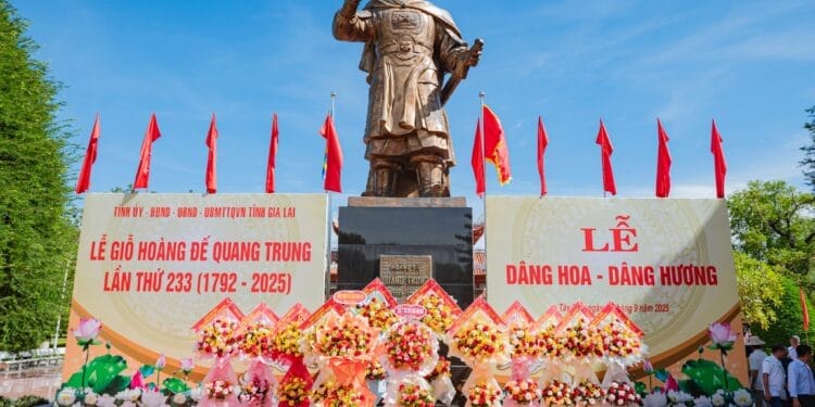 Lễ dâng hương tưởng niệm Hoàng đế Quang Trung tại Gia Lai: Tri ân vị anh hùng dân tộc