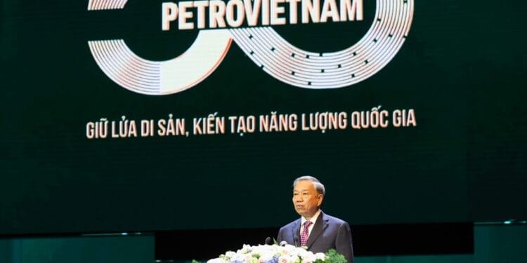 Petrovietnam kỷ niệm 50 năm thành lập, đón nhận Huân chương Lao động Hạng Nhất