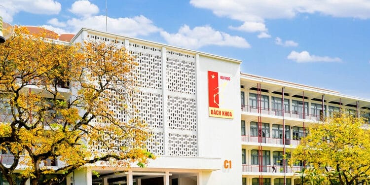 Bộ GD&ĐT yêu cầu tạm dừng bổ nhiệm lãnh đạo mới tại các trường đại học công lập