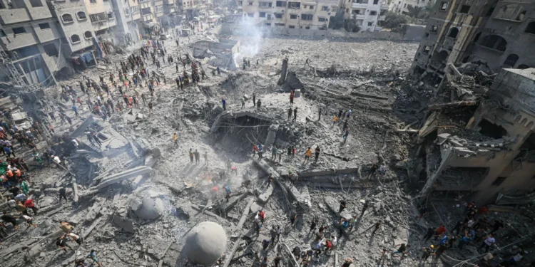 Xung đột Gaza – Israel tiếp diễn: Israel không kích làm hàng chục người chết, Hamas cân nhắc đề xuất hòa bình của Mỹ
