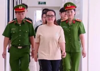 Công an xác định Hoàng Hường để ngoài sổ sách 1.800 tỷ, kê sai thuế 2.100 tỷ.