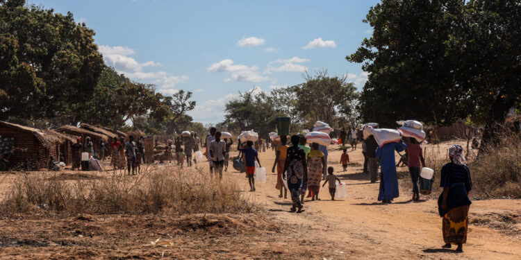 Gần 22.000 người phải sơ tán ở Mozambique do chiến sự tái bùng nổ