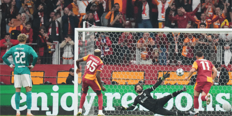 Galatasaray vs Liverpool: Osimhen ghi bàn quyết định, Lữ đoàn đỏ nhận thất bại 0-1