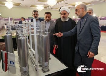Mỹ yêu cầu Iran giao nộp toàn bộ urani làm giàu để tránh lệnh trừng phạt của Hội đồng Bảo an.