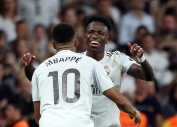 ⚽ Real Madrid 3–1 Villarreal: Vinícius lập cú đúp, Mbappé ghi bàn – Xabi Alonso tự hào vì “kền kền trắng”
