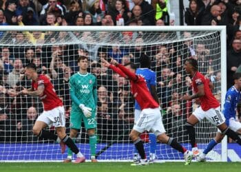🏆 MU 2-0 Sunderland: Mount và Sesko tỏa sáng, “Quỷ đỏ” giải tỏa áp lực tại Old Trafford