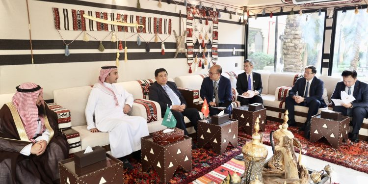 Lấy hợp tác kinh tế làm trọng tâm, đưa quan hệ Việt Nam – Saudi Arabia lên tầm cao mới