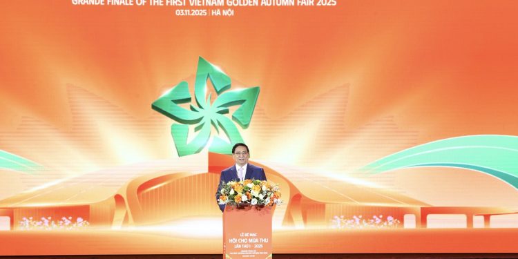 Thủ tướng Phạm Minh Chính dự lễ bế mạc Hội chợ mùa Thu 2025: Lan tỏa tinh thần “Kết nối – Phát triển – Chia sẻ yêu thương”
