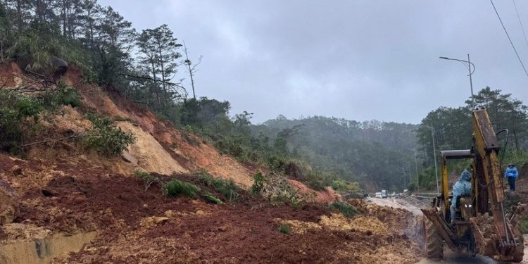 Quảng Ngãi ban hành Công điện khẩn số 10, yêu cầu sơ tán dân và ứng phó mưa lớn