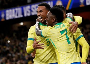 Video Brazil 2-0 Senegal: Estevao rực sáng với siêu phẩm cứa lòng, Casemiro nhân đôi cách biệt