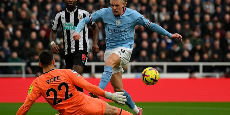 Video Newcastle quật ngã Man City 2-1, thổi bay cơ hội bám đuổi Arsenal trong cuộc đua vô địch
