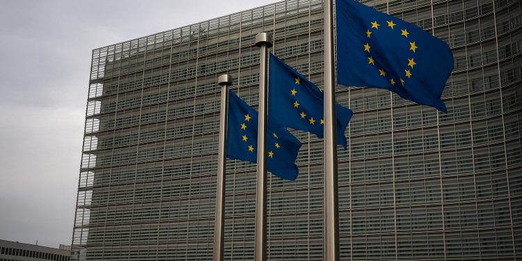 EU phản đối kế hoạch hòa bình Mỹ–Nga do không có sự tham gia của Kiev và châu Âu