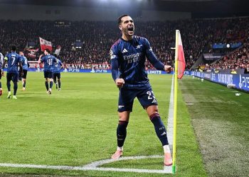 ⚽Video Slavia Prague 0–3 Arsenal: Merino lập cú đúp, Pháo thủ nối dài mạch toàn thắng