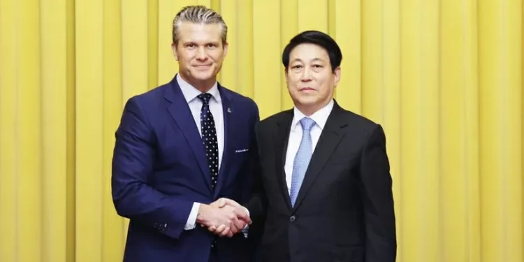 Chủ tịch nước Lương Cường tiếp Bộ trưởng Bộ Chiến tranh Hoa Kỳ Pete Hegseth