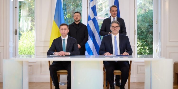Hy Lạp và Ukraine đạt thỏa thuận vận chuyển LNG của Mỹ cho mùa Đông 2025–2026