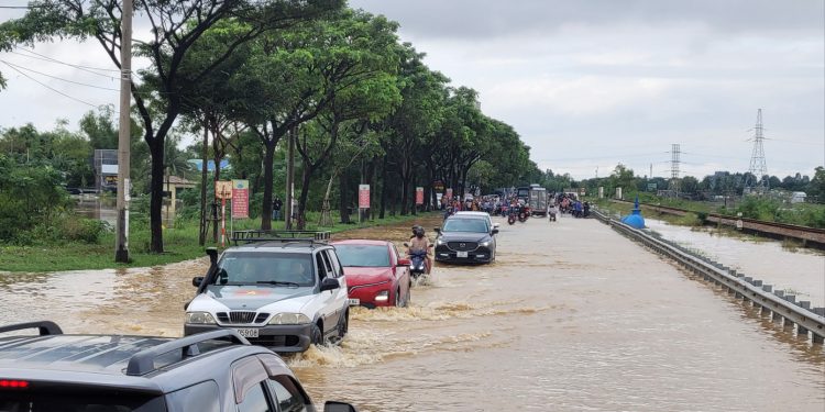 Đà Nẵng công bố tình huống khẩn cấp về thiên tai, chi 200 tỷ đồng hỗ trợ người dân sau mưa lũ