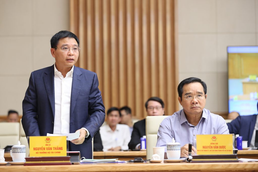 Bộ trưởng Bộ Tài chính Nguyễn Văn Thắng phát biểu