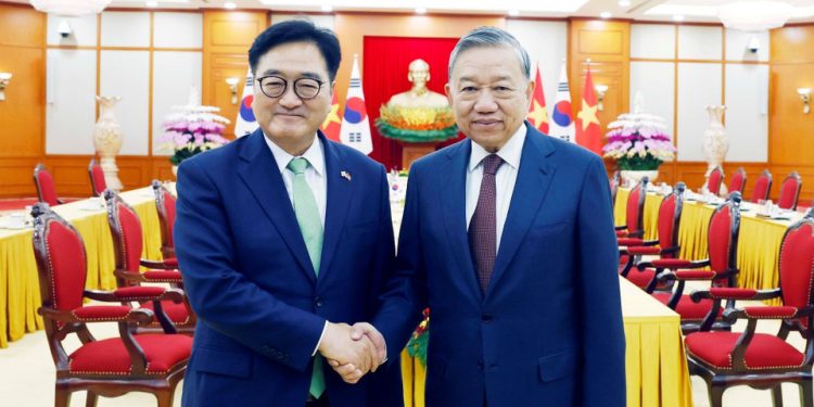 Tổng Bí thư Tô Lâm hội kiến Chủ tịch Quốc hội Hàn Quốc Woo Won Shik, thúc đẩy hợp tác chiến lược toàn diện Việt – Hàn