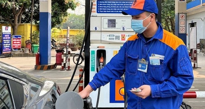 Giá xăng dầu đồng loạt giảm từ 15h00 chiều 11/12