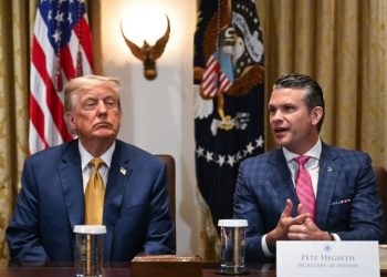 Bộ trưởng Quốc phòng Mỹ bị tố ra lệnh “tiêu diệt toàn bộ”: Chính quyền Trump lao vào tâm bão pháp lý