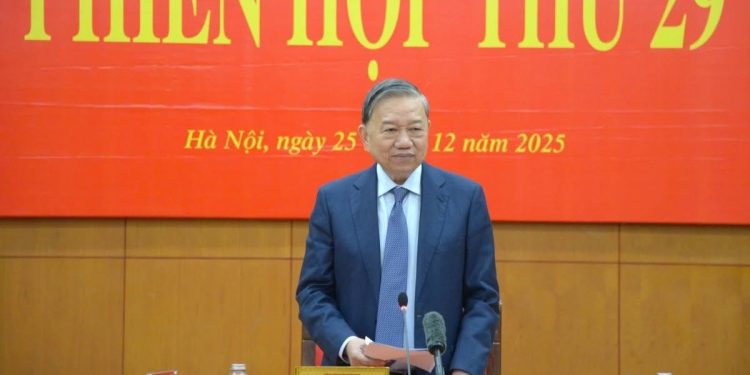 Tổng Bí thư Tô Lâm yêu cầu tăng cường giám sát quyền lực, xử lý dứt điểm “tham nhũng vặt”