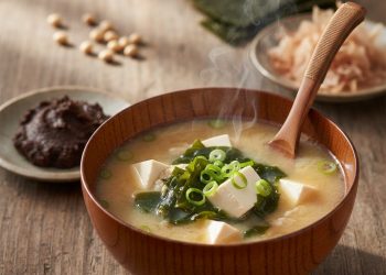 Canh Miso: “Siêu Thực Phẩm” Từ Đậu Nành Lên Men Và Lợi Ích Vàng Cho Sức Khỏe