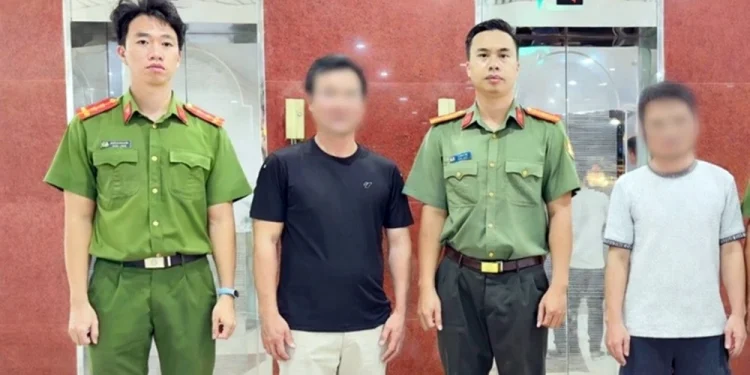 Công an Lâm Đồng tiếp nhận 3 công dân bị Hoa Kỳ trục xuất về nước