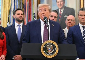 Mỹ tập kích mục tiêu đầu tiên trên đất liền Venezuela: Ông Trump tuyên bố phá hủy bến tàu nghi vận chuyển ma túy
