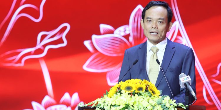 Bí thư Trần Lưu Quang “đặt hàng” 9 đầu việc nóng: TPHCM phải chạy nước rút cùng “cơ hội kim cương”