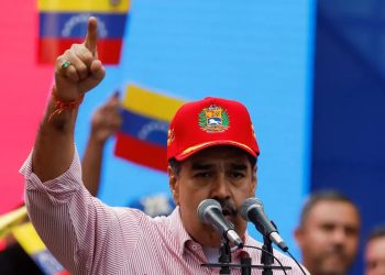 Căng thẳng Mỹ–Venezuela bùng nóng: Tổng thống Maduro tuyên bố không bao giờ phản bội nhân dân