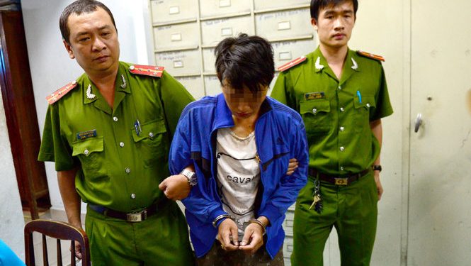 Vĩnh Long: Bắt nóng đôi nam nữ cướp giật dây chuyền vàng 1,5 lượng tại chợ Chỉ sau hơn 20 phút