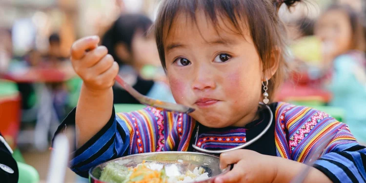 Chuyện gì đang xảy ra với dự án “Nuôi Em”? — Sự thật, nghi vấn và hướng đi phía trước