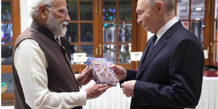 Thủ tướng Modi tặng Tổng thống Putin loạt quà mang đậm văn hóa Ấn Độ