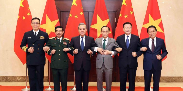 Trung Quốc tung ‘trọng pháo’ ngoại giao sang Việt Nam: Lời bảo đảm thép tại giao lộ chiến lược Mỹ – Trung