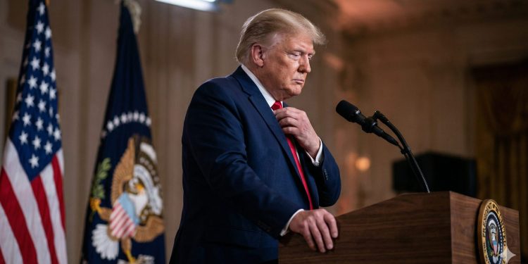 Tỷ lệ ủng hộ Tổng thống Donald Trump chạm mức thấp kỷ lục do giá xăng và chiến sự Iran