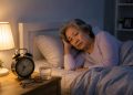 Mất ngủ ở người cao tuổi: Nguyên nhân và cách cải thiện giấc ngủ tự nhiên